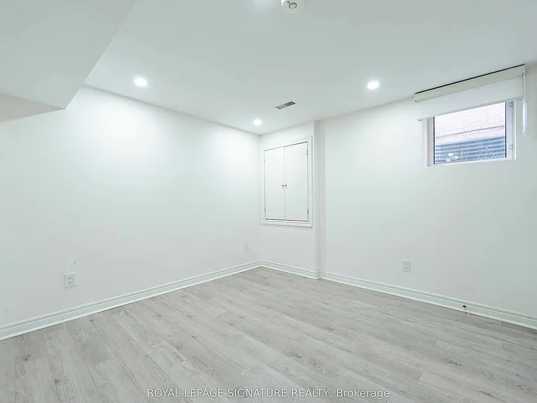 4742 Creditview Rd — Photo 16