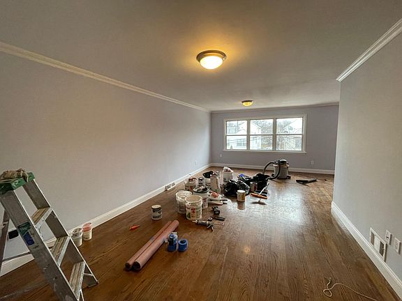 3rd image of 22152 59th Ave Floor 2