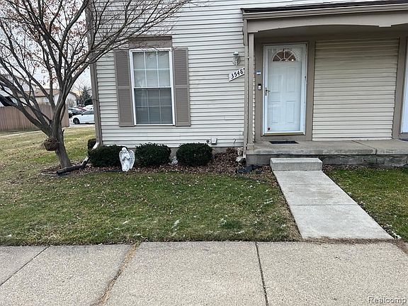 2nd image of 35485 Townley Dr