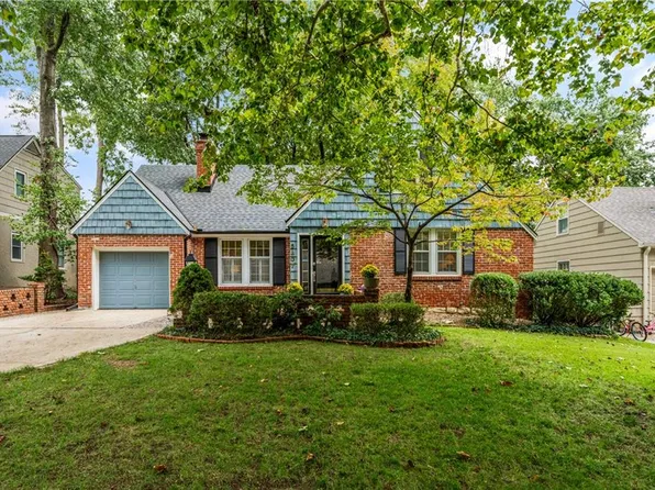 5307 Aberdeen Rd, Fairway, KS 66205