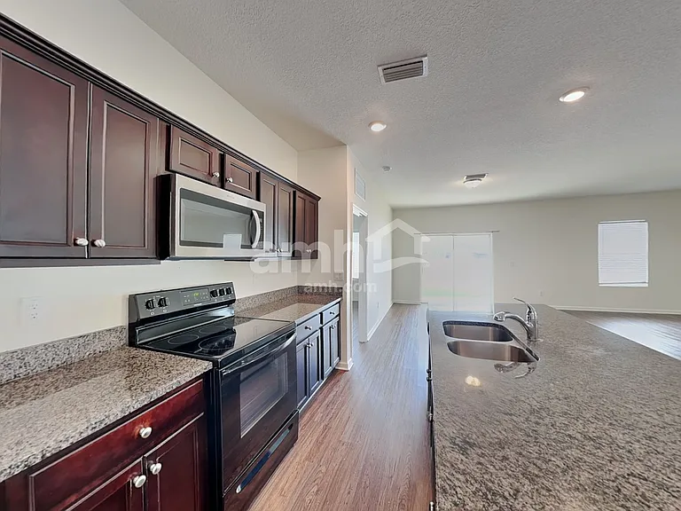8714 Layalie Way — Photo 4