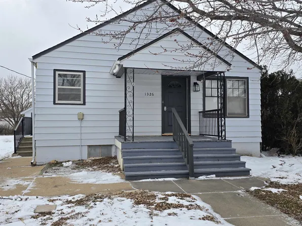 1326 N Lincoln St, Russell, KS 67665