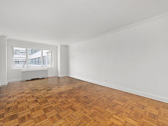 4th image of 215 E 68th St APT 3Z