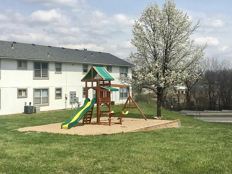 Devling Place Apartments — Photo 27
