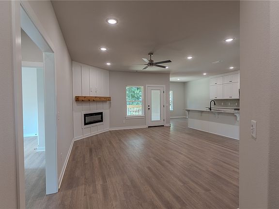 5th image of 4 Cyrus Ln