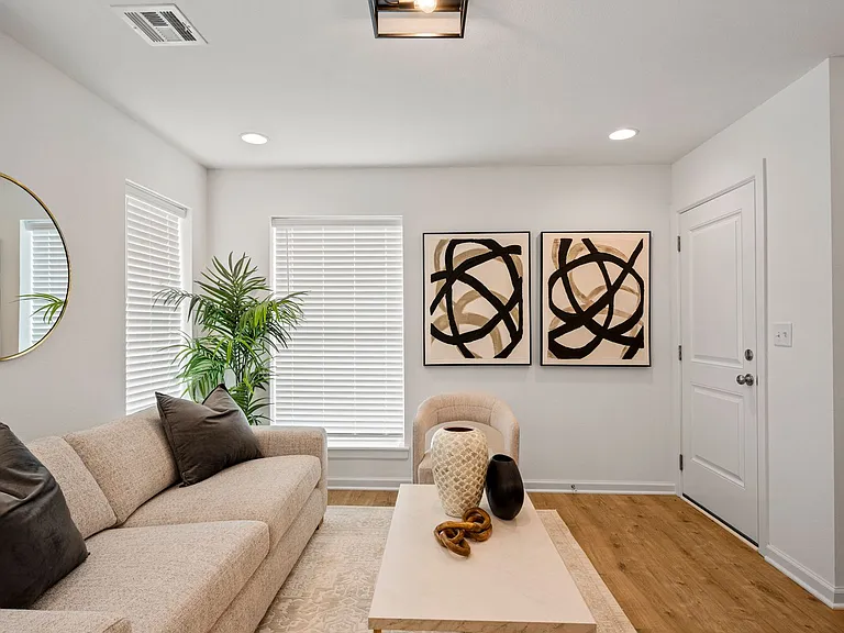 Now offering One & Half Month Free Rent *Advertised Rate is Reflective of Special Offer!* — Photo 66