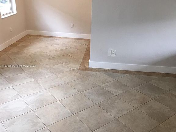 5th image of 125 Edgewater Dr APT 11