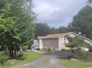 1456 Allegheny Dr, Blakeslee, PA 18610