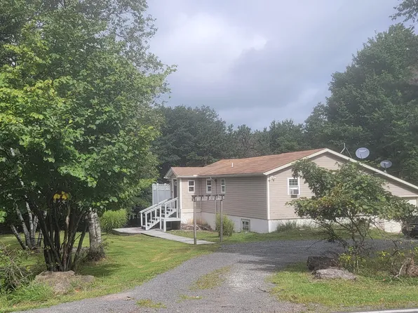 1456 Allegheny Dr, Blakeslee, PA 18610