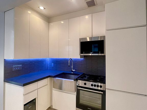 4th image of 195 Stanton St #4C1