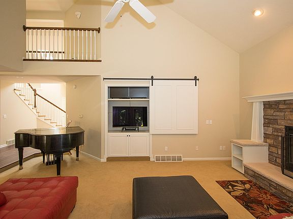 3rd image of 211 Westchester Way