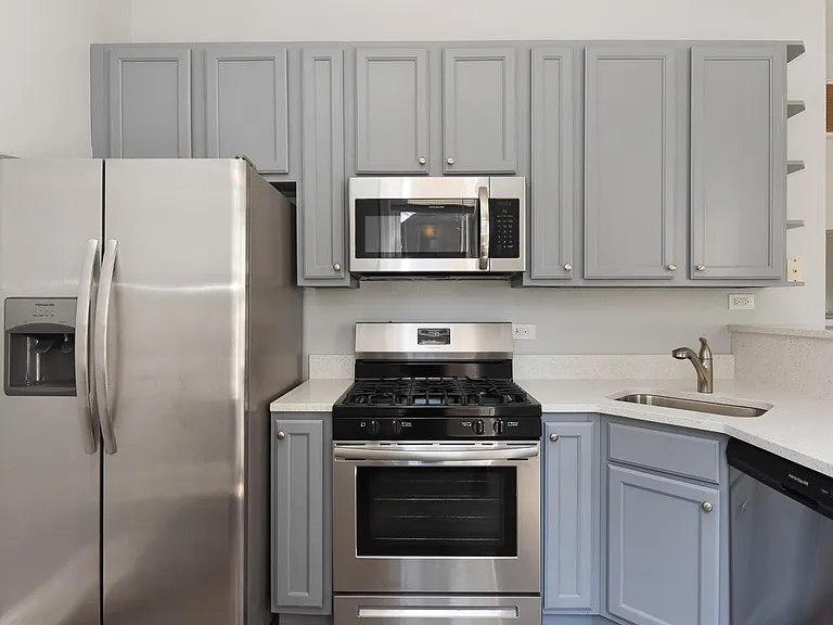 1713 W Julian St #1R — Photo 10