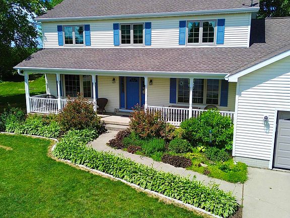 2nd image of 104 Maple Cir