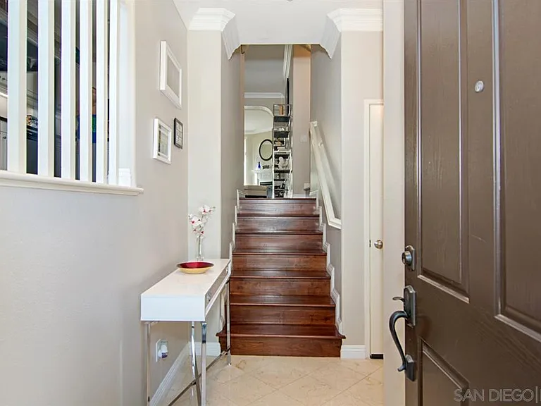 Paramount Dr — Photo 23