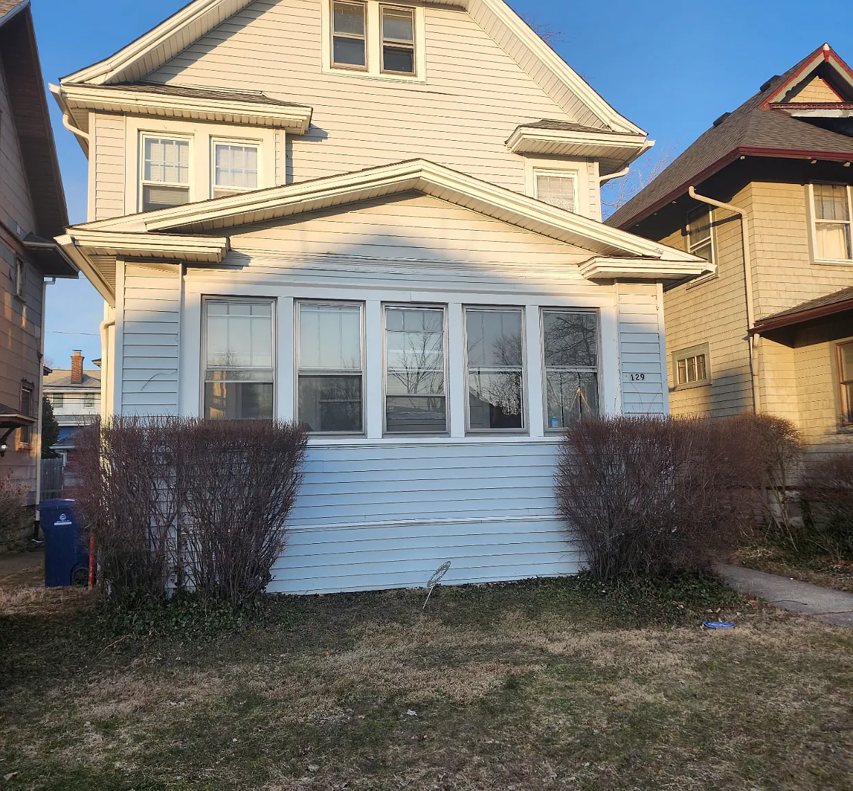 3 bed, 1.5 bath, 1208 sqft, $1,800 — Photo 1