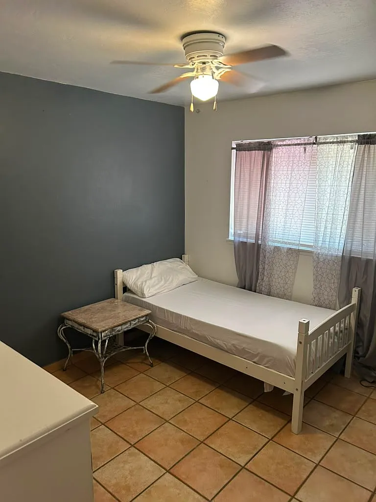 3 bed, 1600 sqft, $650 — Photo 3