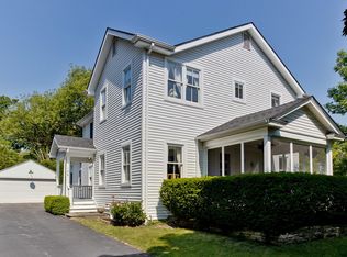 136 Wildwood Rd, Lake Forest, IL 60045