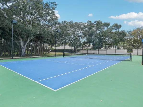 8495 Beaconhill Road, Palm Beach Gardens, FL 33410