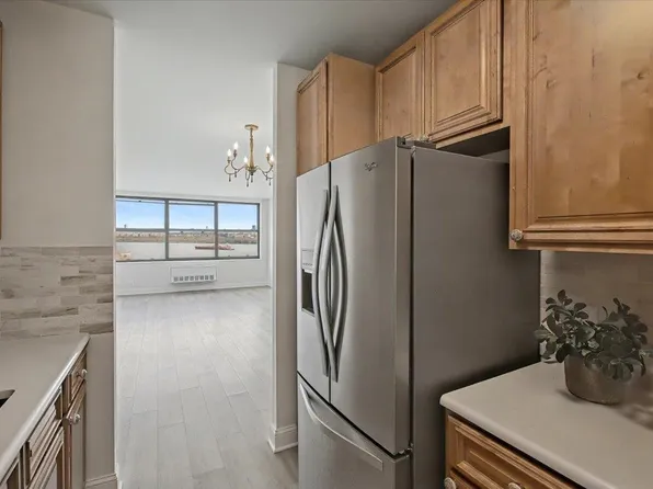 7002 Blvd East image 4 of 29