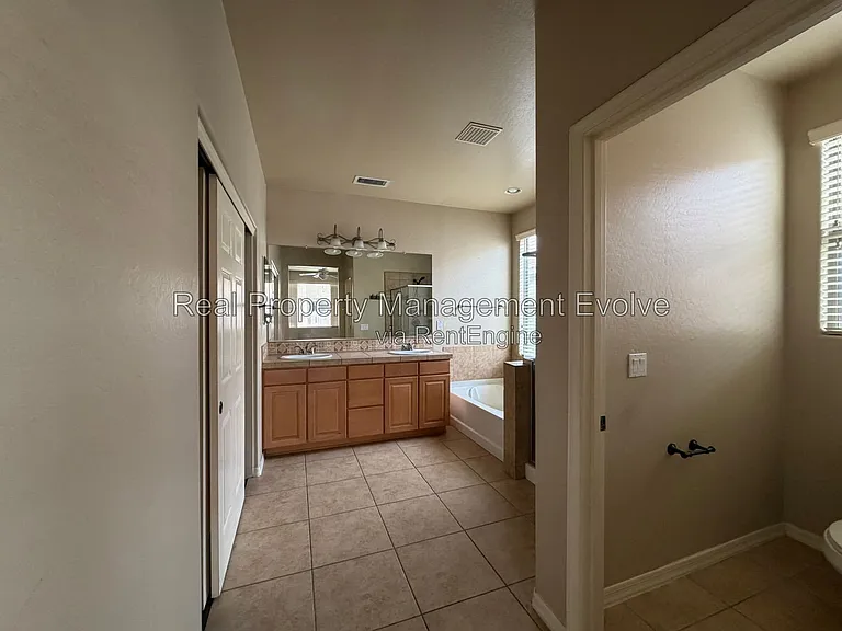 5640 W Kowalsky Ln — Photo 22