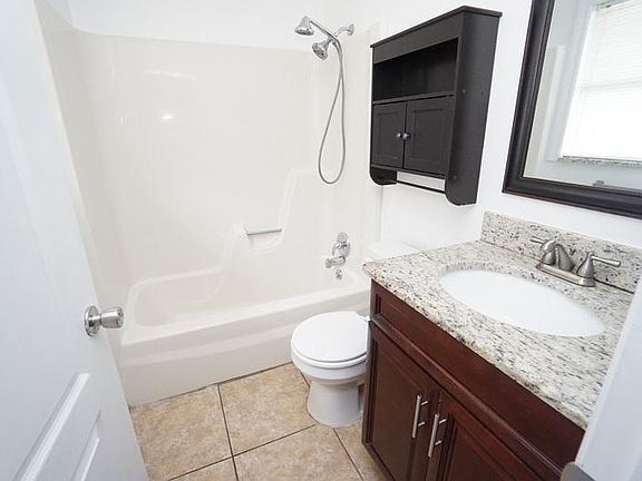 4th image of 517 San Jacinto St