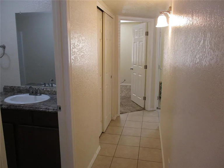 2801 Paloma Senda #D — Photo 8