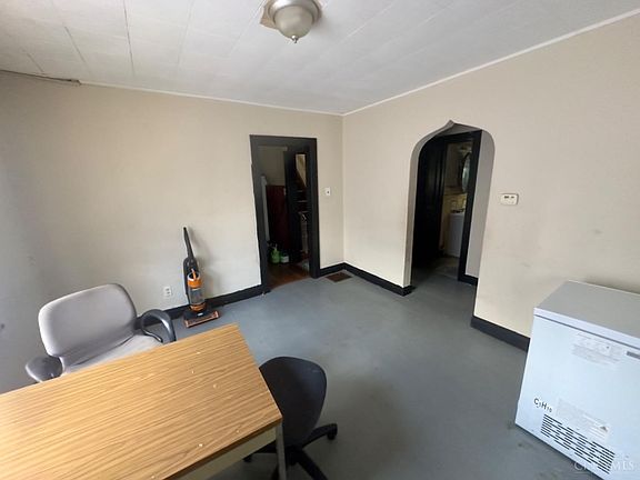 3rd image of 1106 Woodlawn Ave