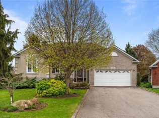 16 Macpherson Dr, Brant, ON N3L 4B6
