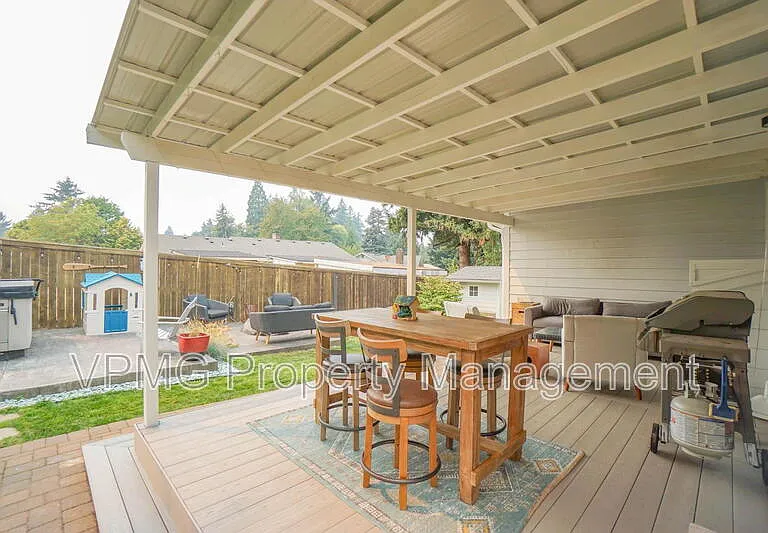 1204 NE 89th Ave — Photo 34