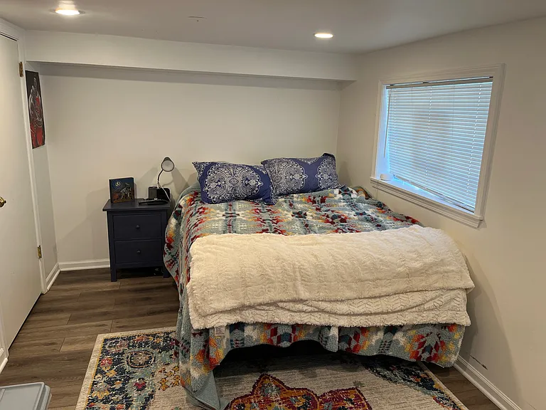 2114 W Melrose St — Photo 15