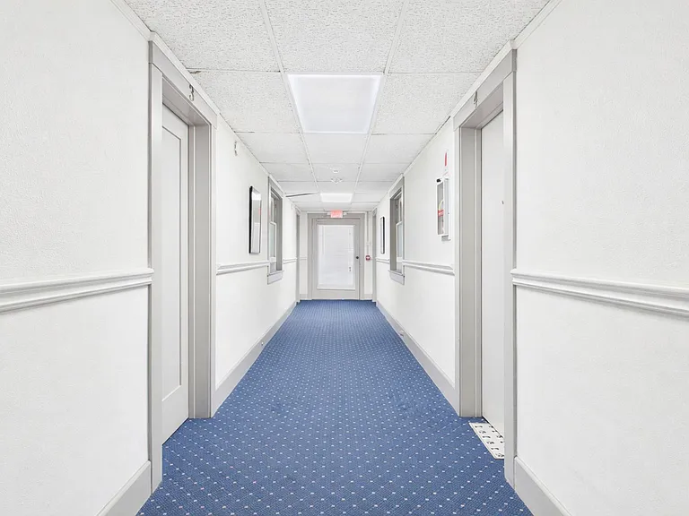 Grandview Apartments — Photo 38