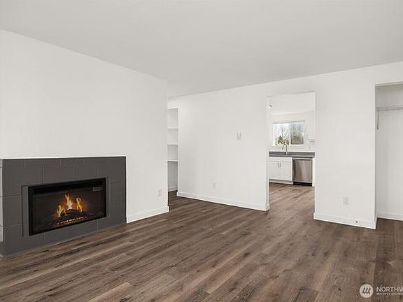 4th image of 820 75th St E APT D