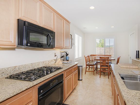 5th image of 23519 Westpark St