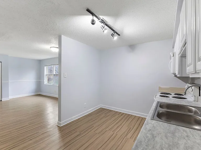 Balsam Avenue Apartments - The Villages — Photo 12