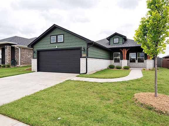 2nd image of 412 Vista Dr
