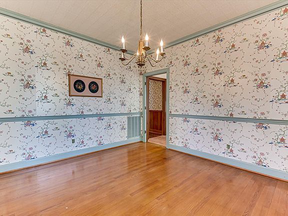 5th image of 813 W Aumond Place