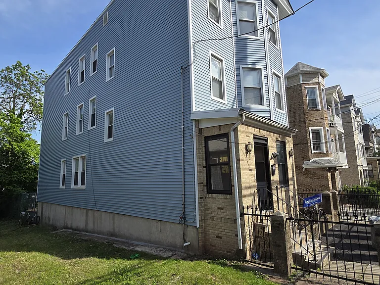 782 Bergen St #1 — Photo 2