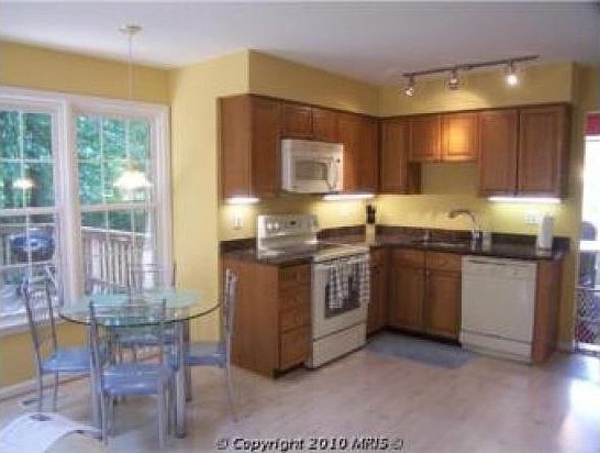 2nd image of 4253 Chambord Ln