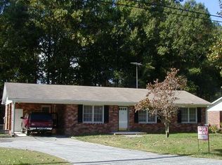 100 Trent Dr, Taylors, SC 29687