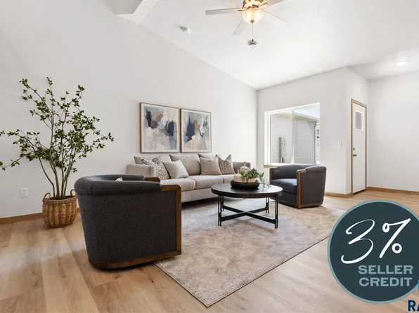 2412 E Jetty St, Sioux Falls, SD 57108