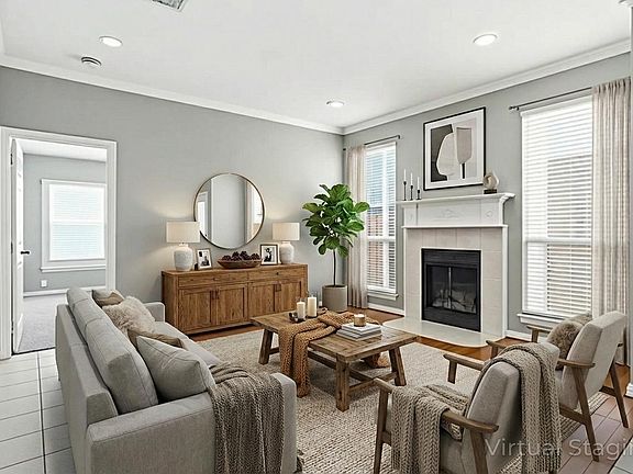 3rd image of 1923 Maplewood Trl