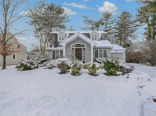 95 Oakdale Lane, East Hills, NY 11577