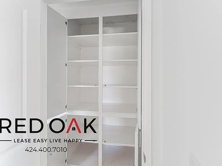 20414 Cohasset St #19 — Photo 8