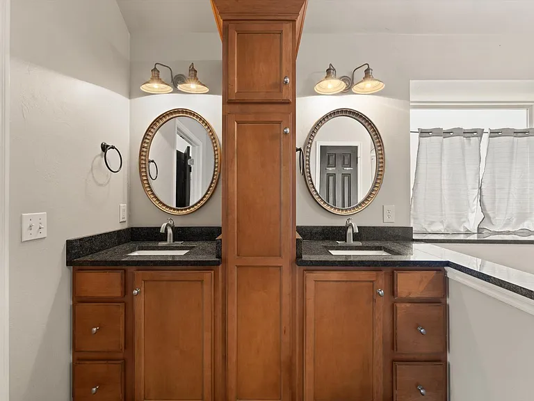1808 Ada Sage Ln — Photo 34