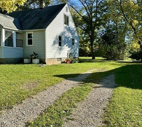 3rd image of 34 Marcus St SW