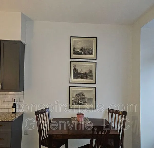 100 E Washington St #26 — Photo 10