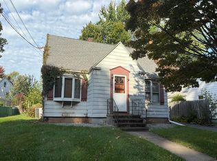 36 Saltonstall Pl, East Haven, CT 06512