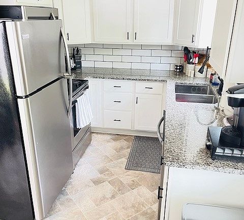 3rd image of 647 Tallkron Dr