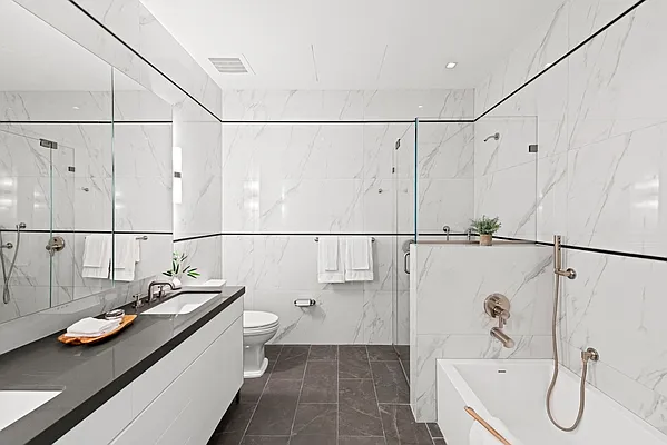 Rented by SERHANT. | media 4