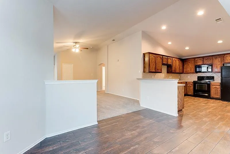 3 bed, 1440 sqft, $1,850 — Photo 4